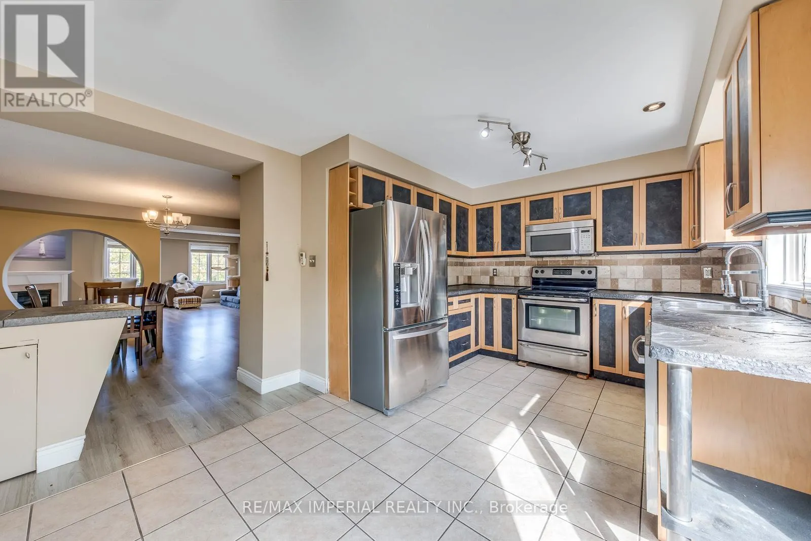 25 - 7 SOUTHSIDE PLACE