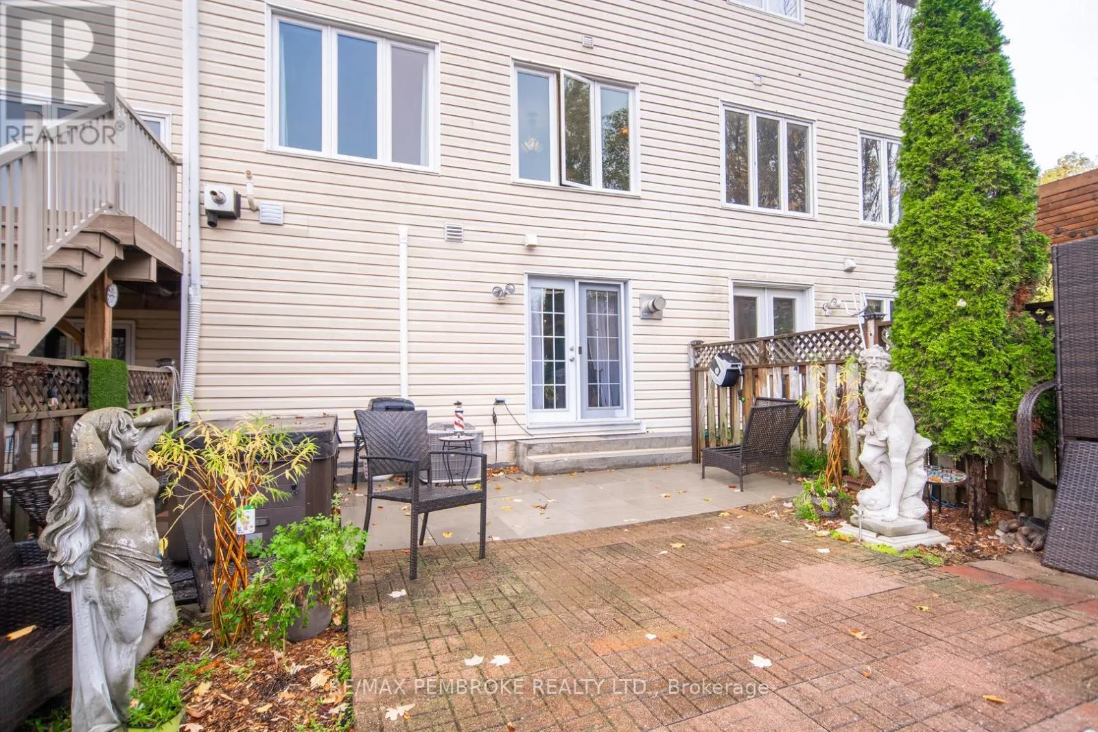 33 VERMONT MEADOWS