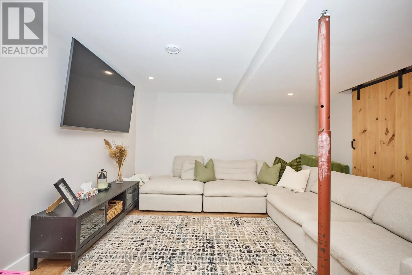 35 ROMY CRESCENT