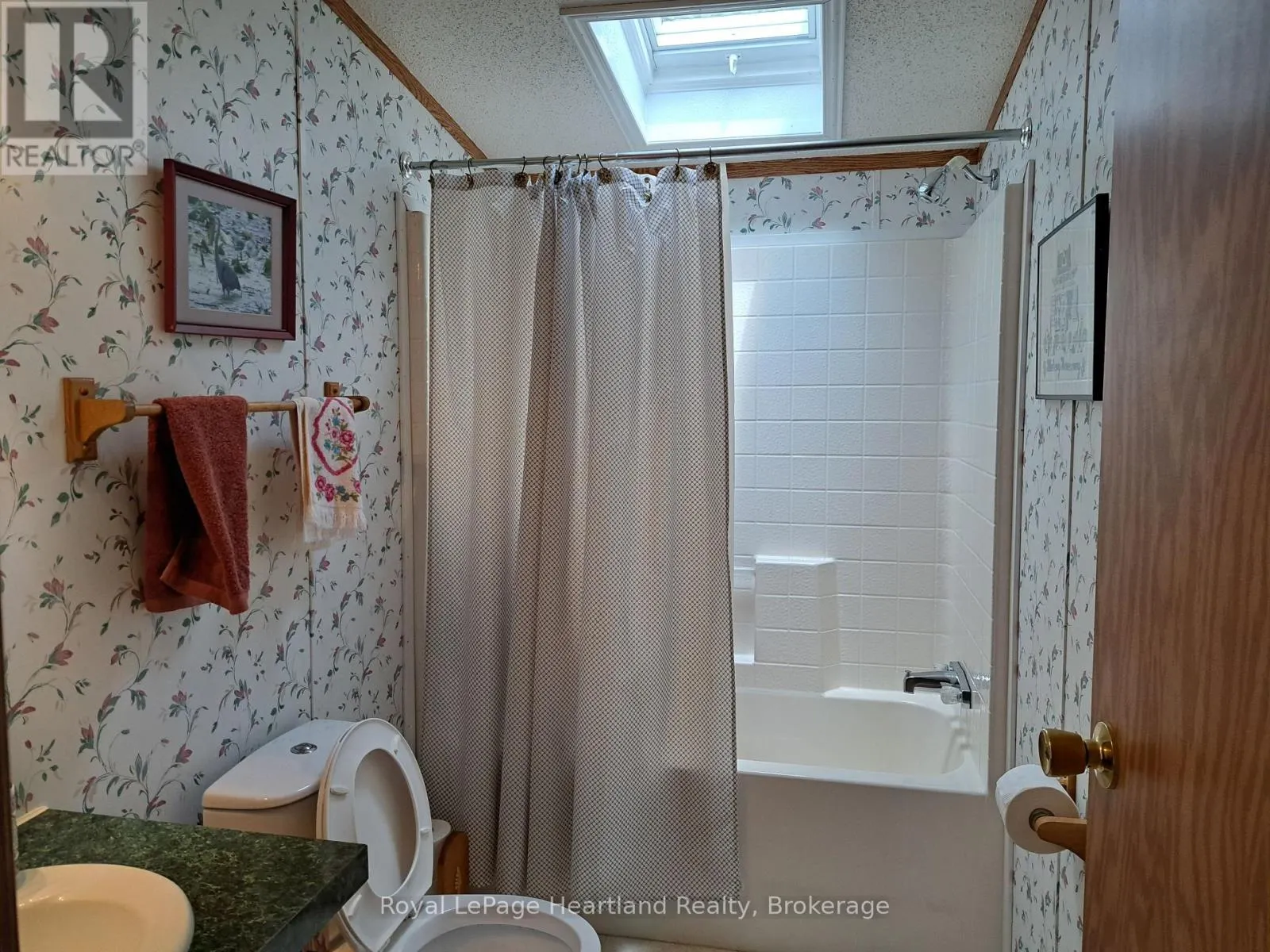 8 - 39461 DASHWOOD ROAD, #8