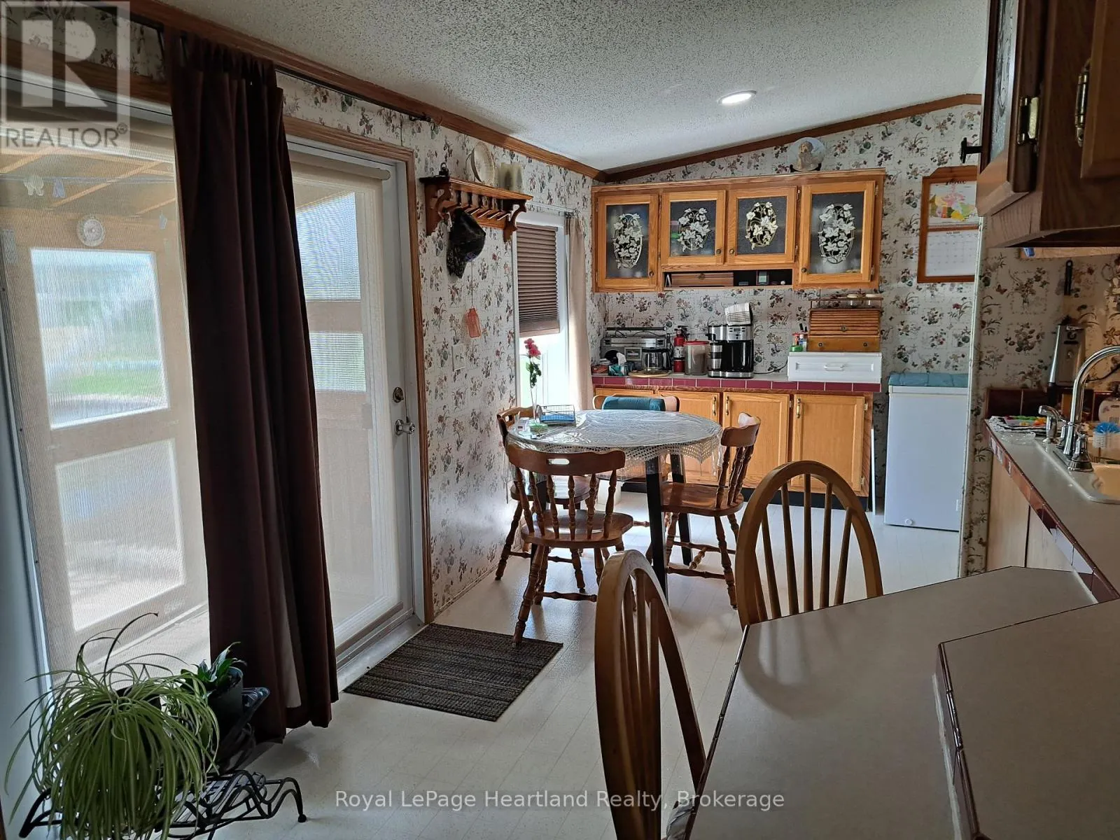 8 - 39461 DASHWOOD ROAD, #8