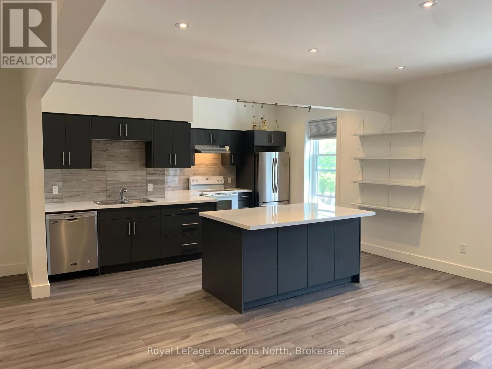 A - 88 SYKES STREET N, #A