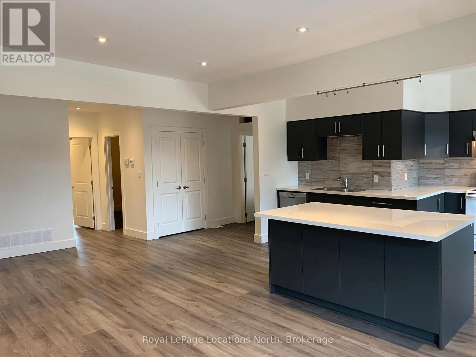 A - 88 SYKES STREET N, #A