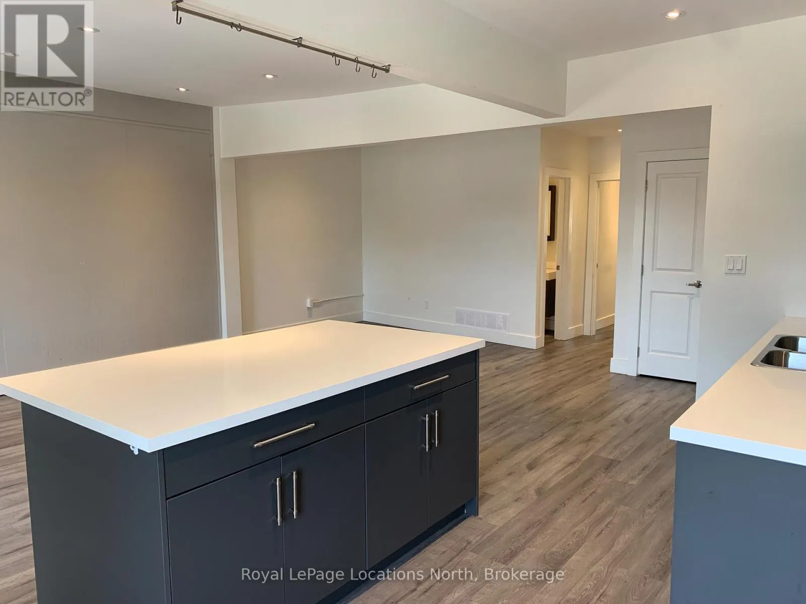 A - 88 SYKES STREET N, #A