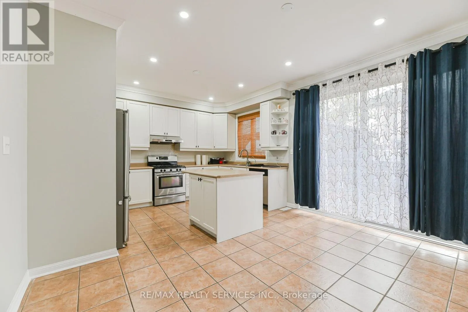 96 BRAYSHAW DRIVE