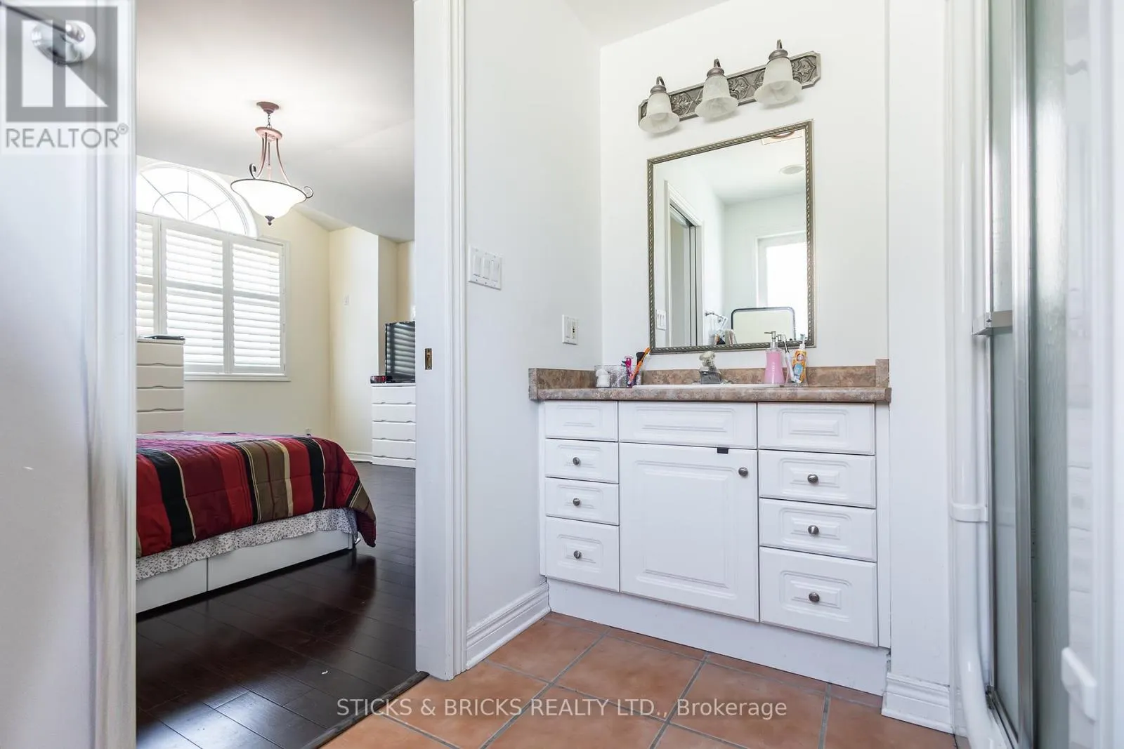 8207 BEAVER GLEN DRIVE