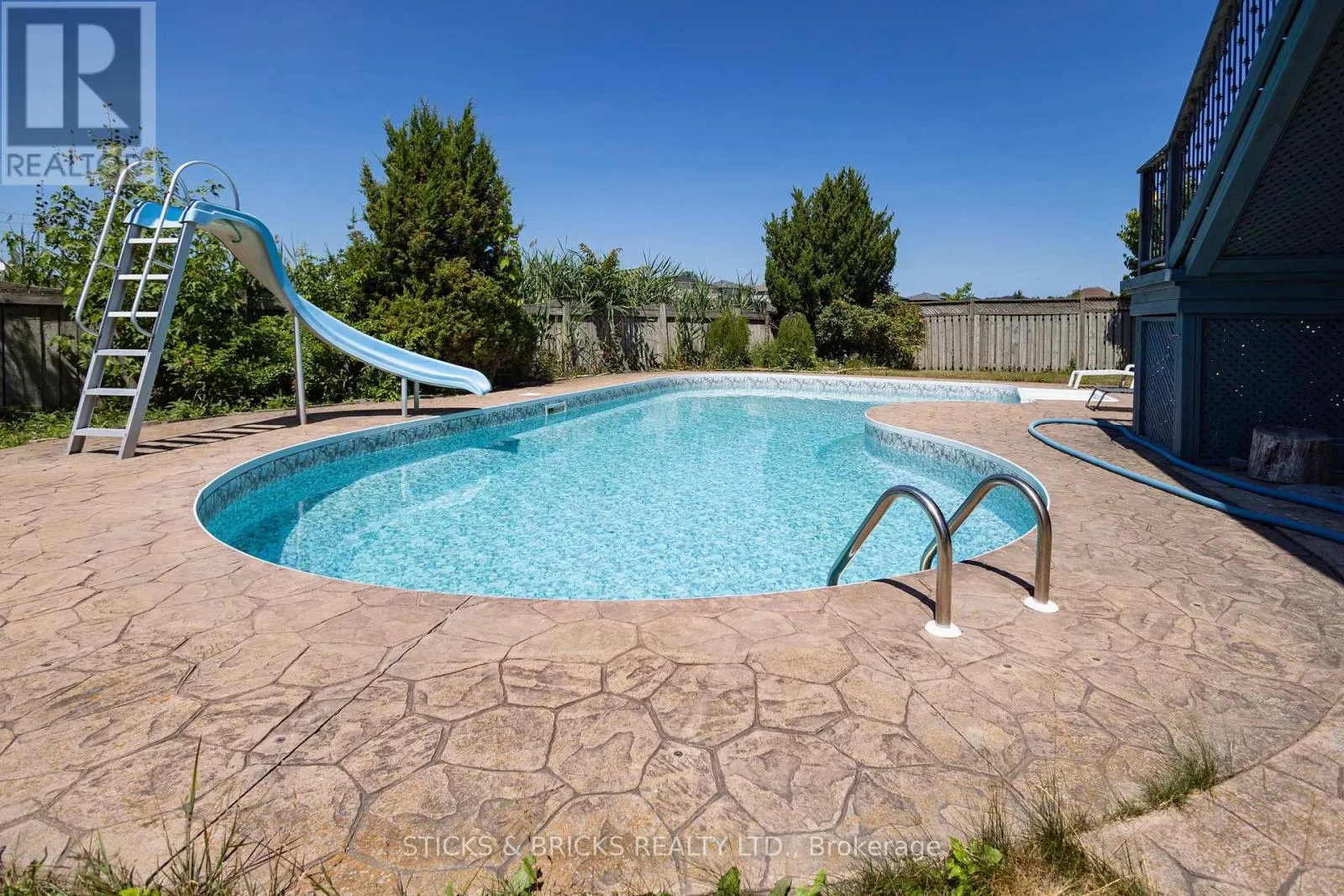 8207 BEAVER GLEN DRIVE