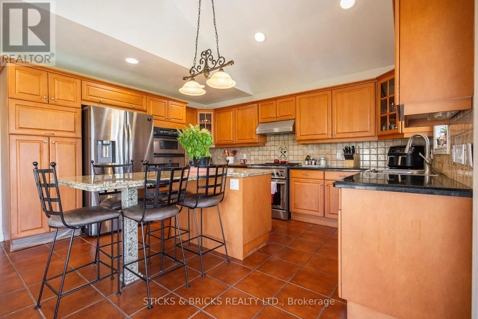 8207 BEAVER GLEN DRIVE