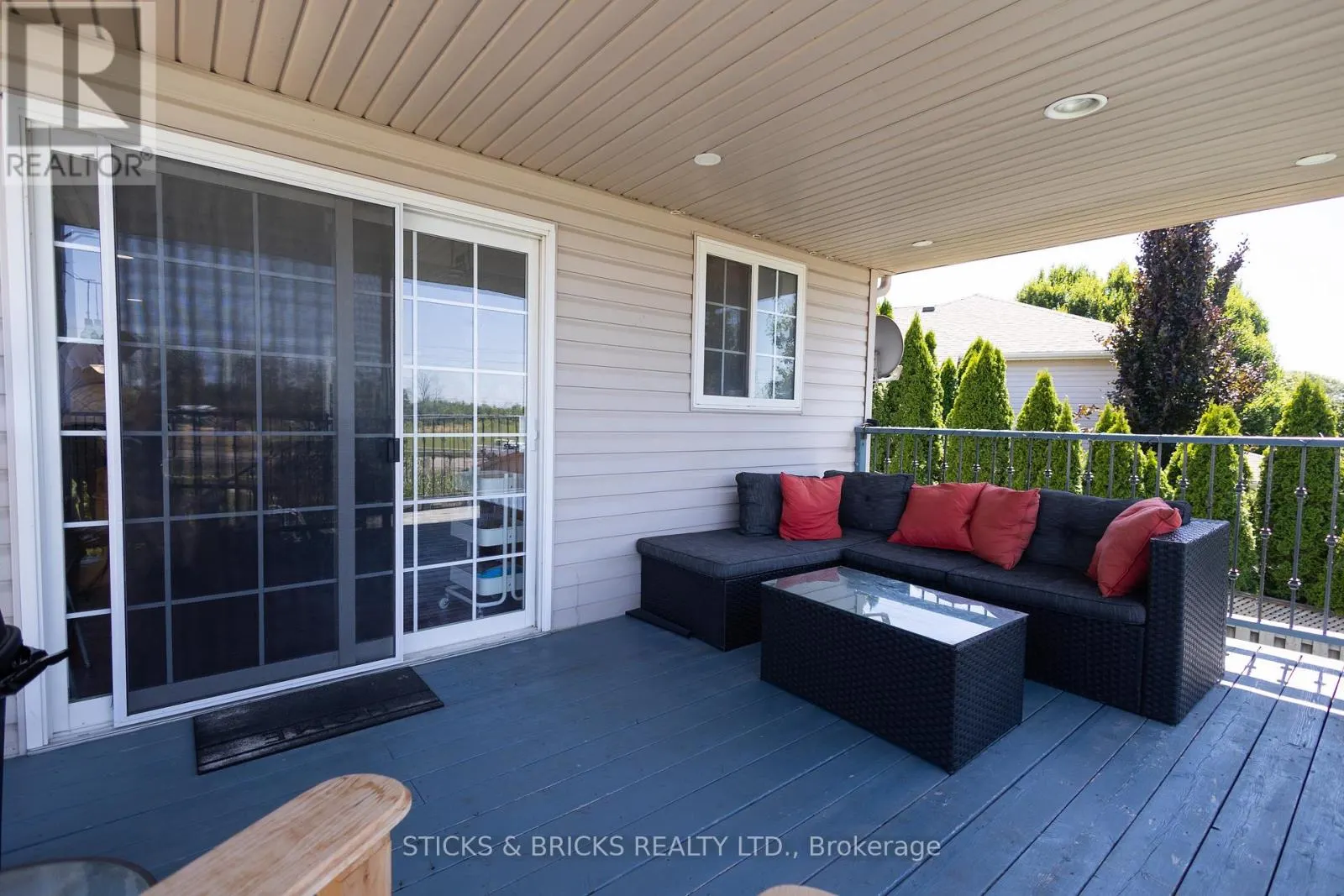 8207 BEAVER GLEN DRIVE