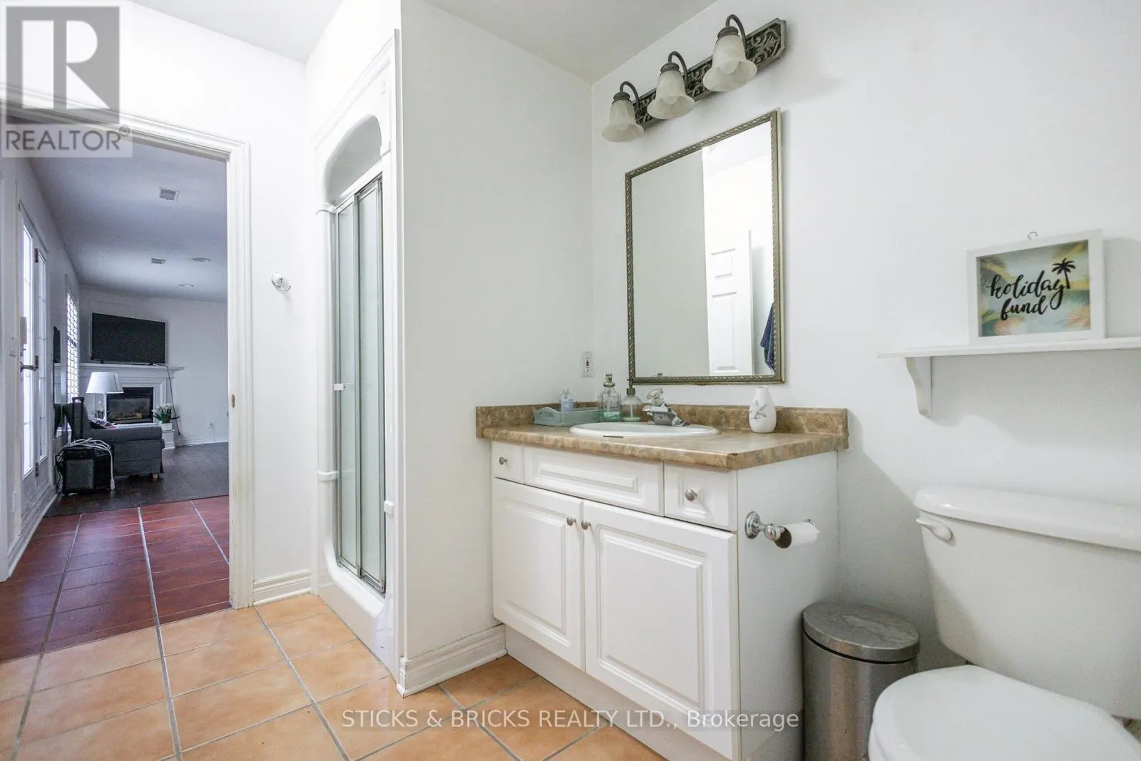 8207 BEAVER GLEN DRIVE