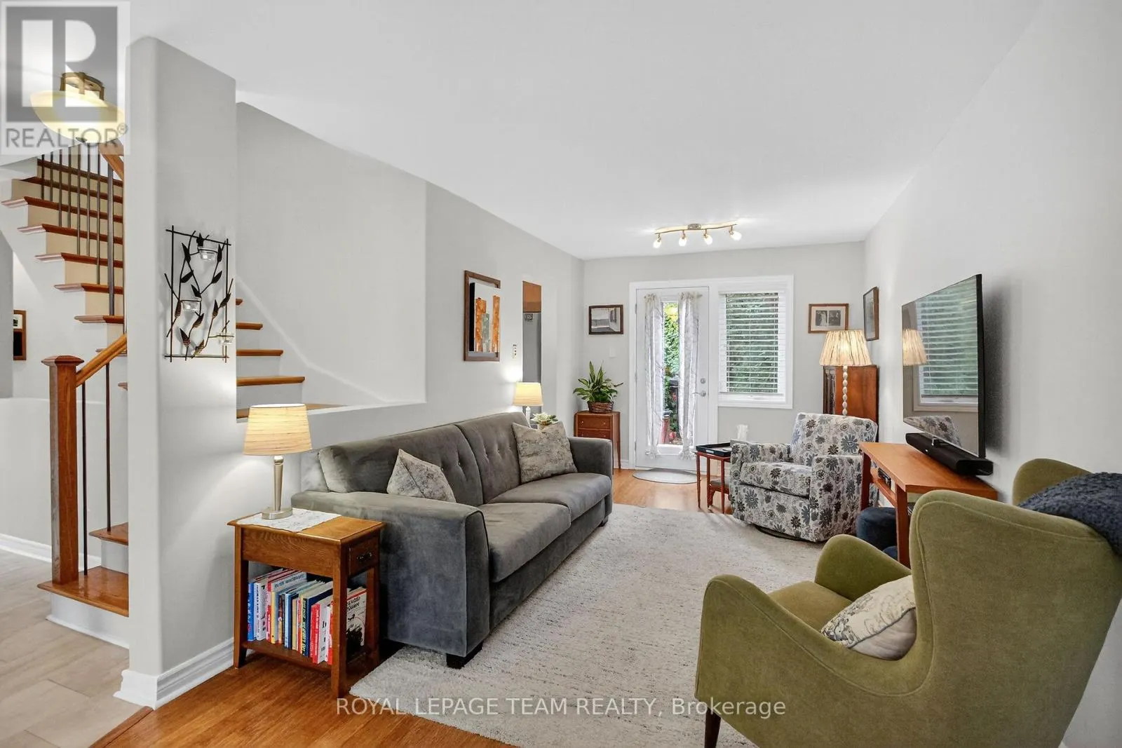 21 RAFTUS SQUARE