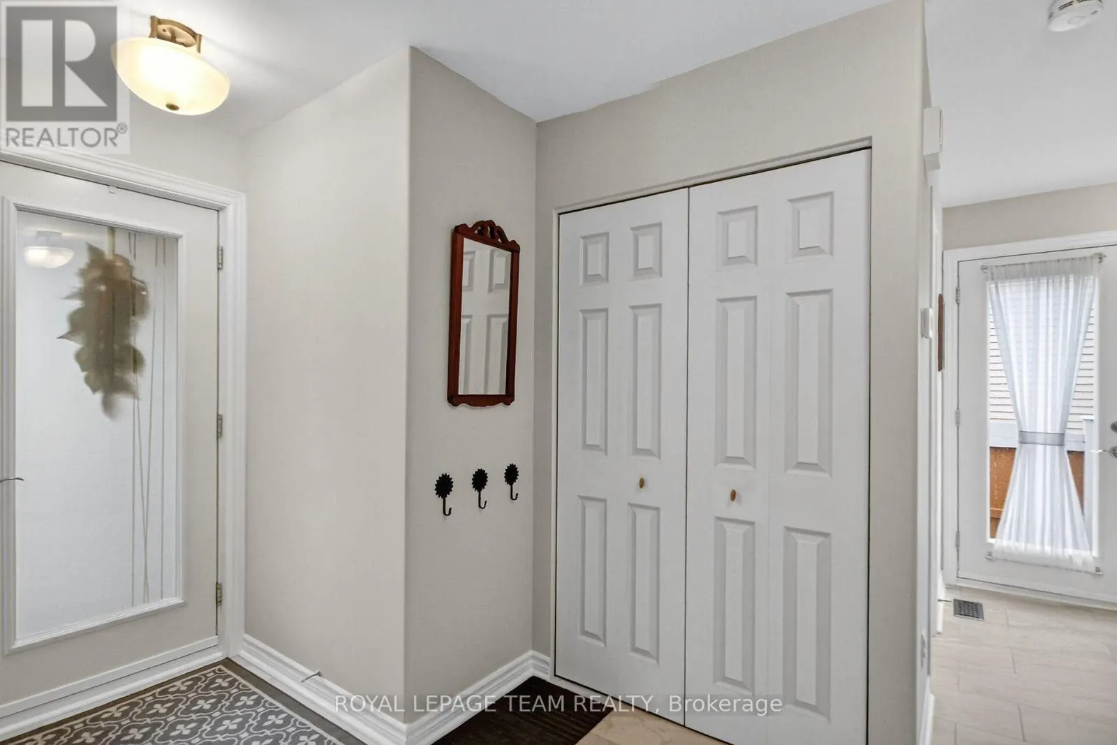 21 RAFTUS SQUARE
