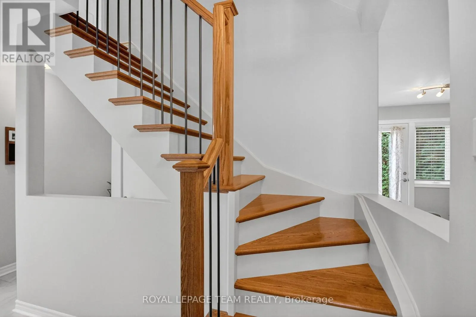 21 RAFTUS SQUARE