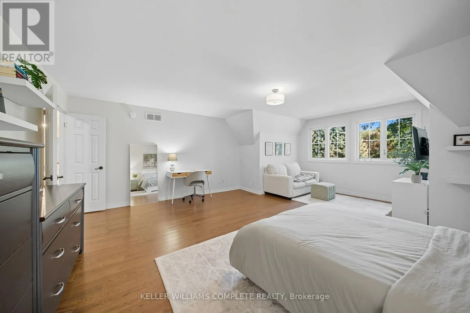 142 MEADOWBROOK DRIVE