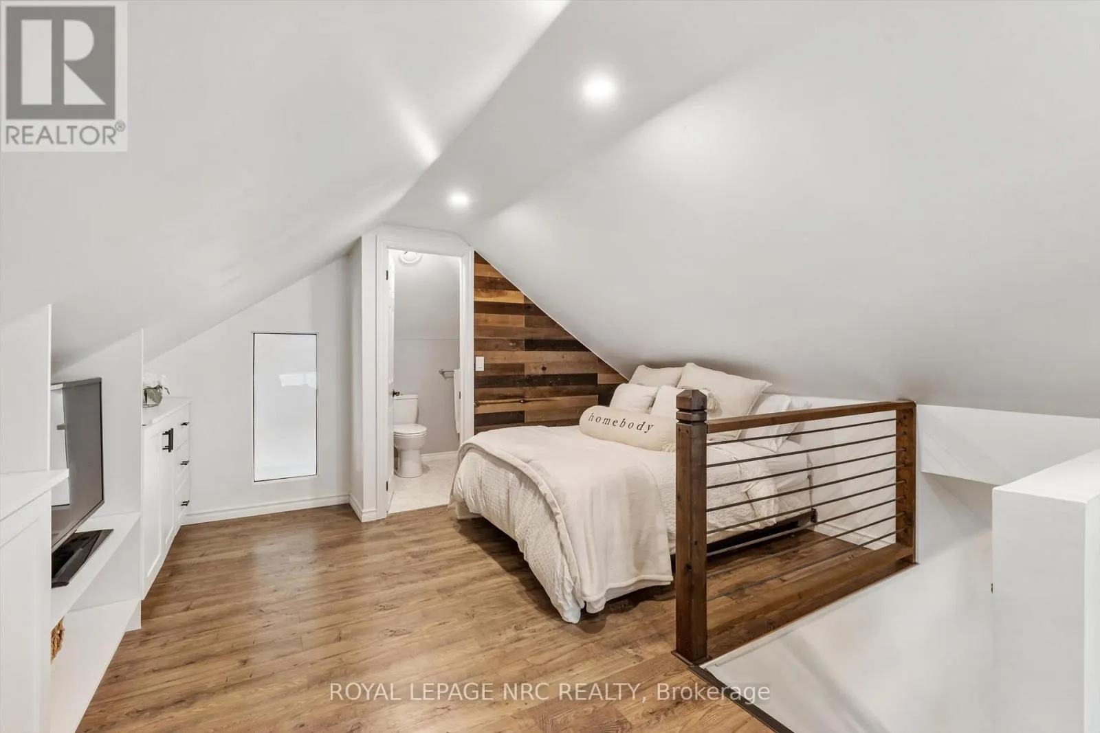 264 LAKESHORE ROAD