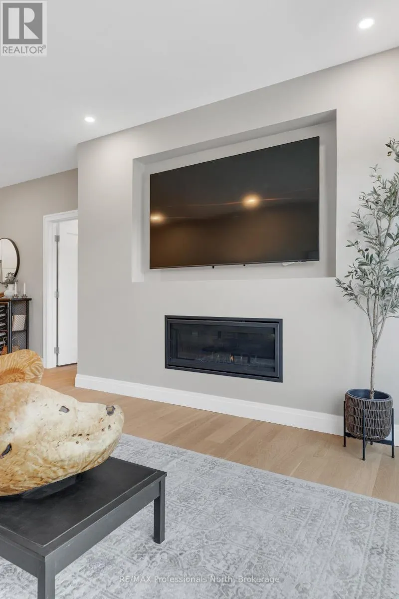 203 - 32 BRUNEL ROAD, #203