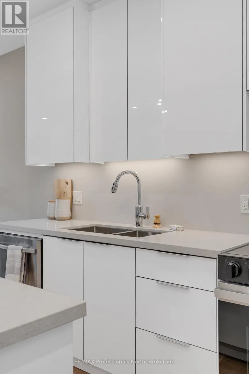 203 - 32 BRUNEL ROAD, #203