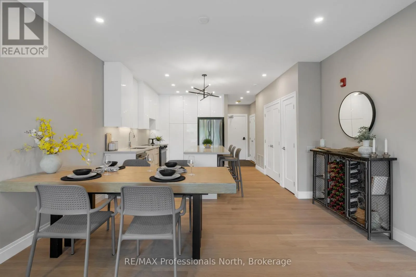 201 - 32 BRUNEL ROAD, #201