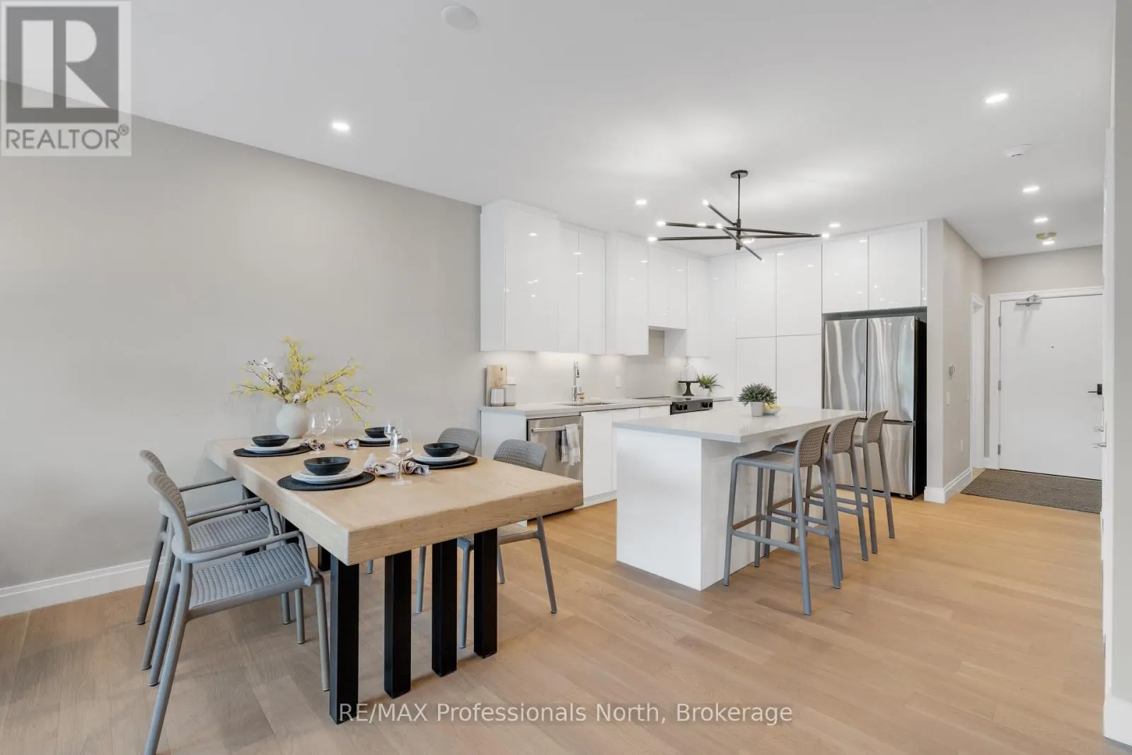 201 - 32 BRUNEL ROAD, #201