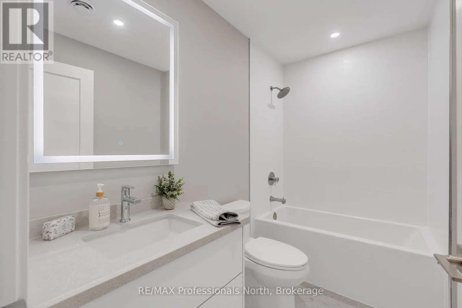 201 - 32 BRUNEL ROAD, #201