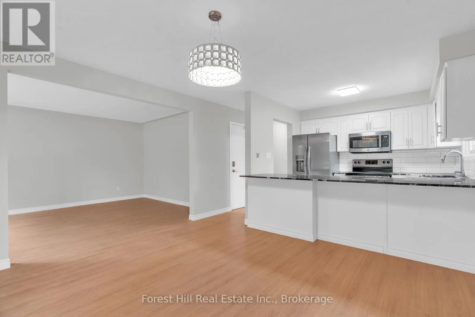 35 SHAFTSBURY DRIVE