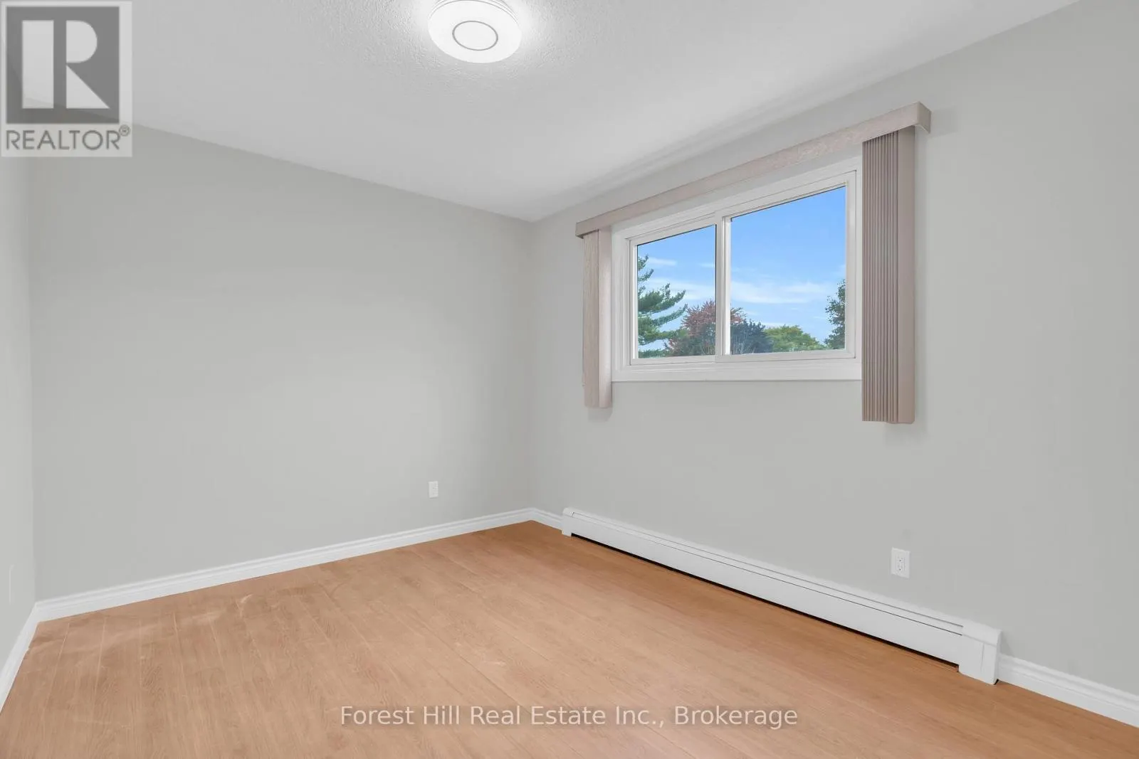 35 SHAFTSBURY DRIVE