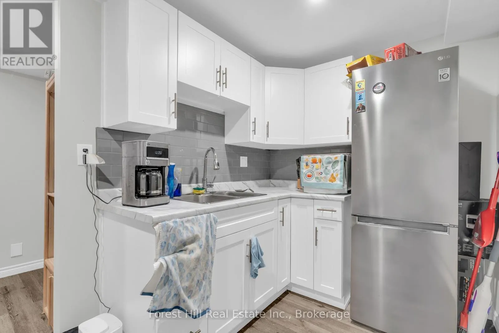 35 SHAFTSBURY DRIVE