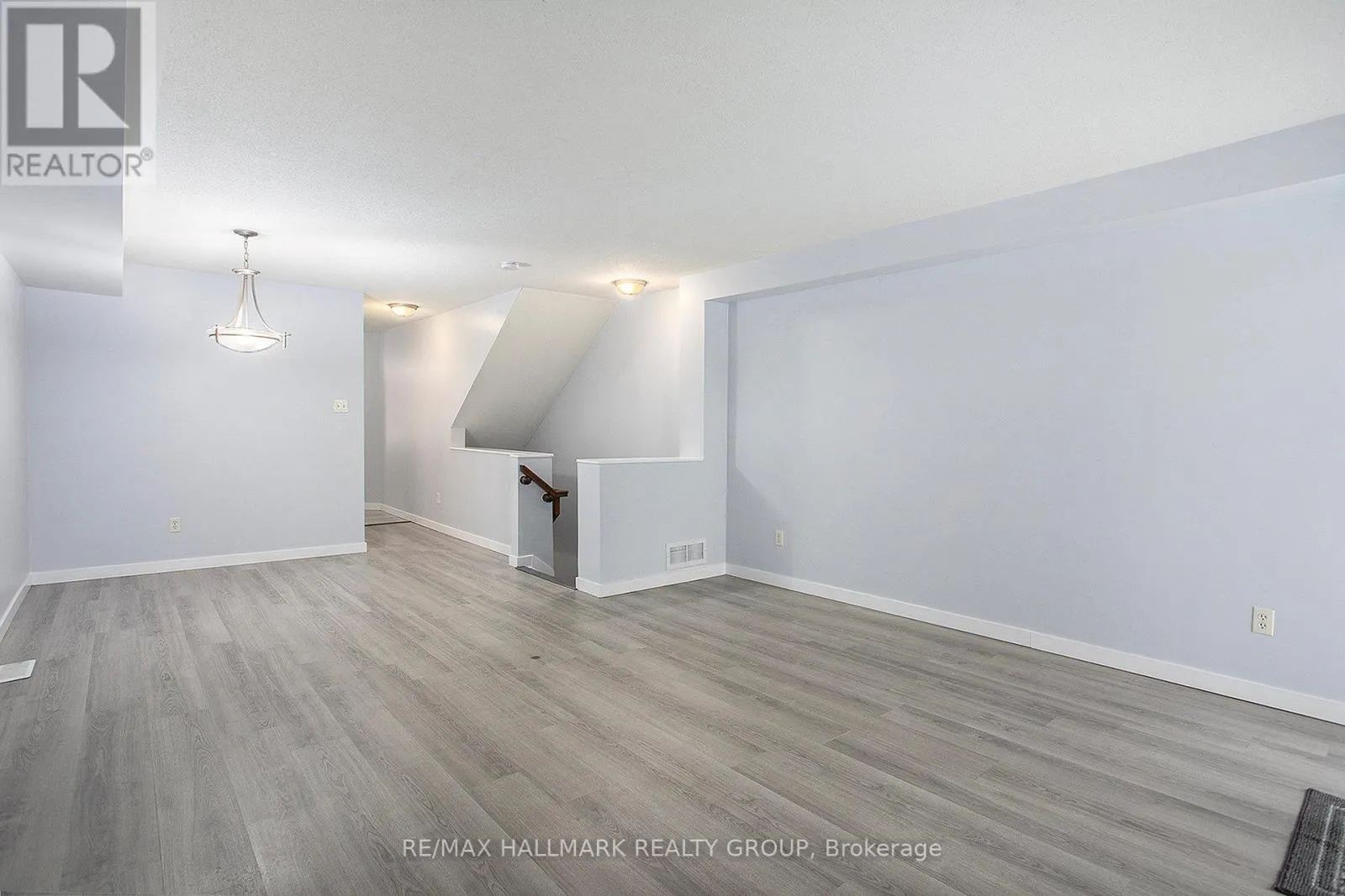 281 AQUAVIEW DRIVE