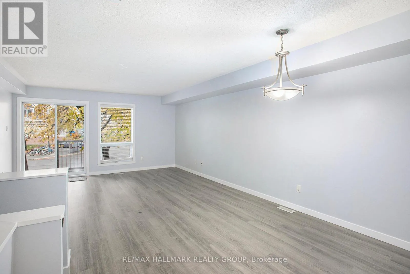 281 AQUAVIEW DRIVE