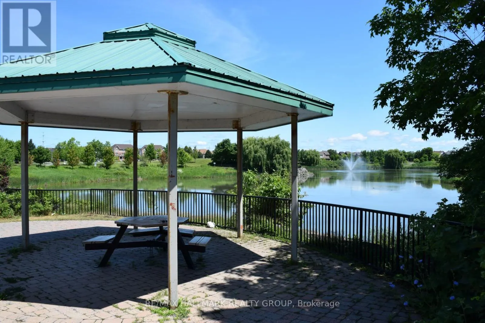 281 AQUAVIEW DRIVE