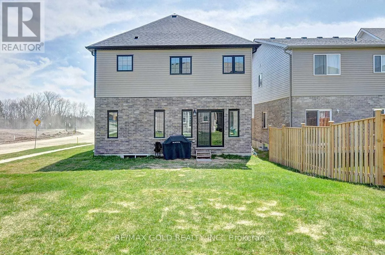 201 TALL GRASS CRESCENT