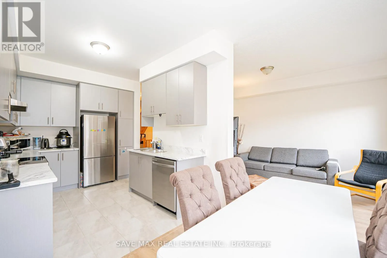 136 SAPPHIRE WAY W