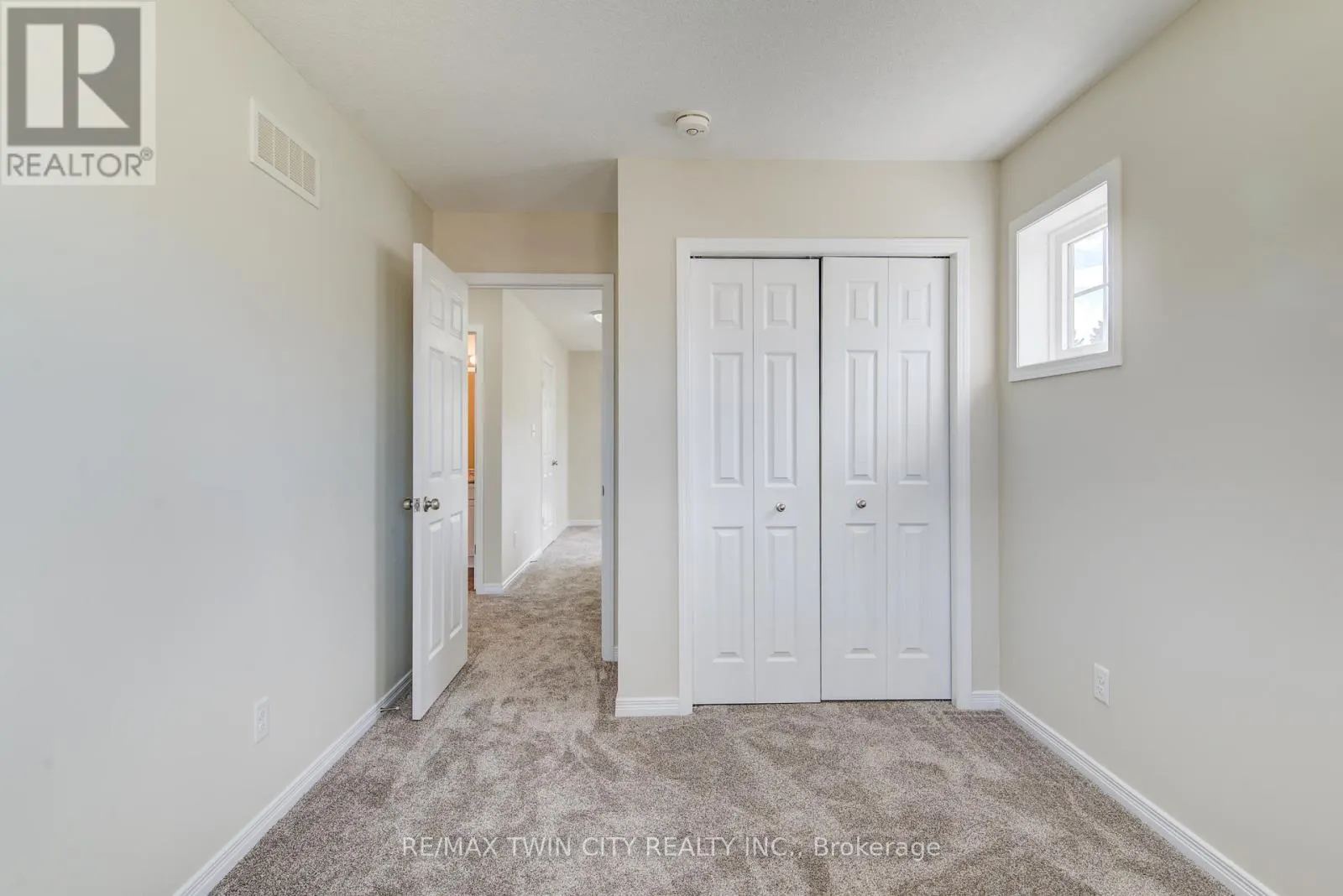 40 - 50 PINNACLE DRIVE