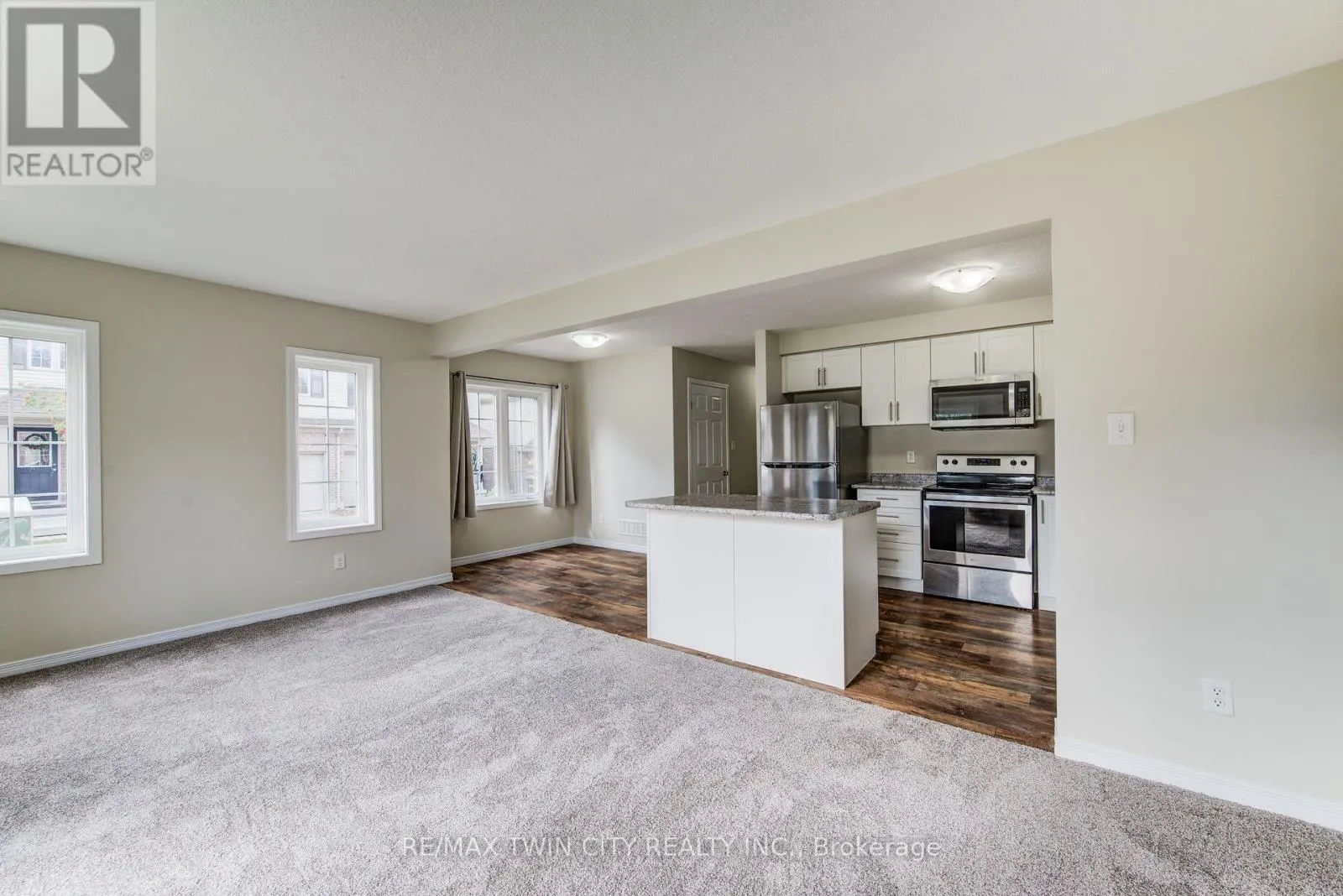 40 - 50 PINNACLE DRIVE