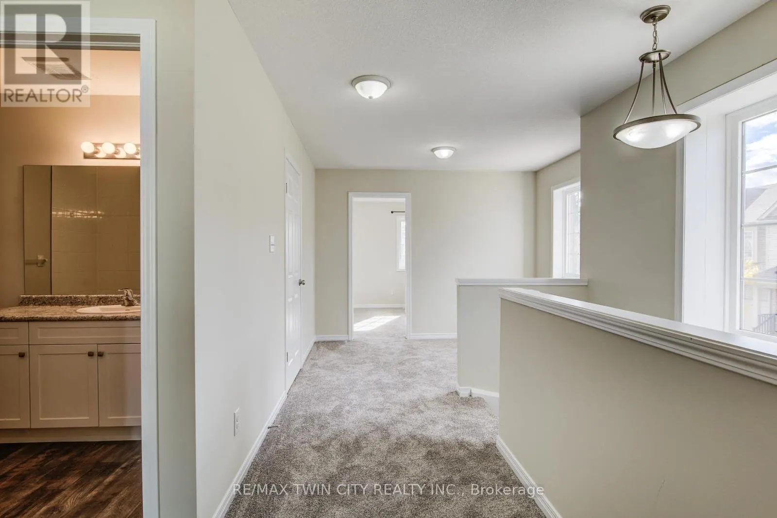 40 - 50 PINNACLE DRIVE