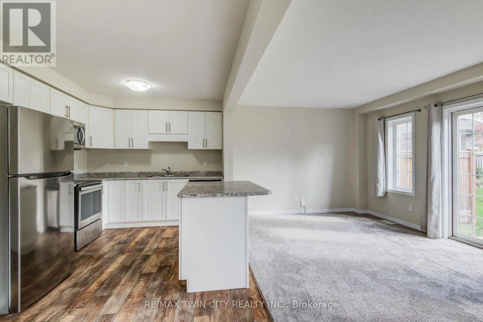 40 - 50 PINNACLE DRIVE