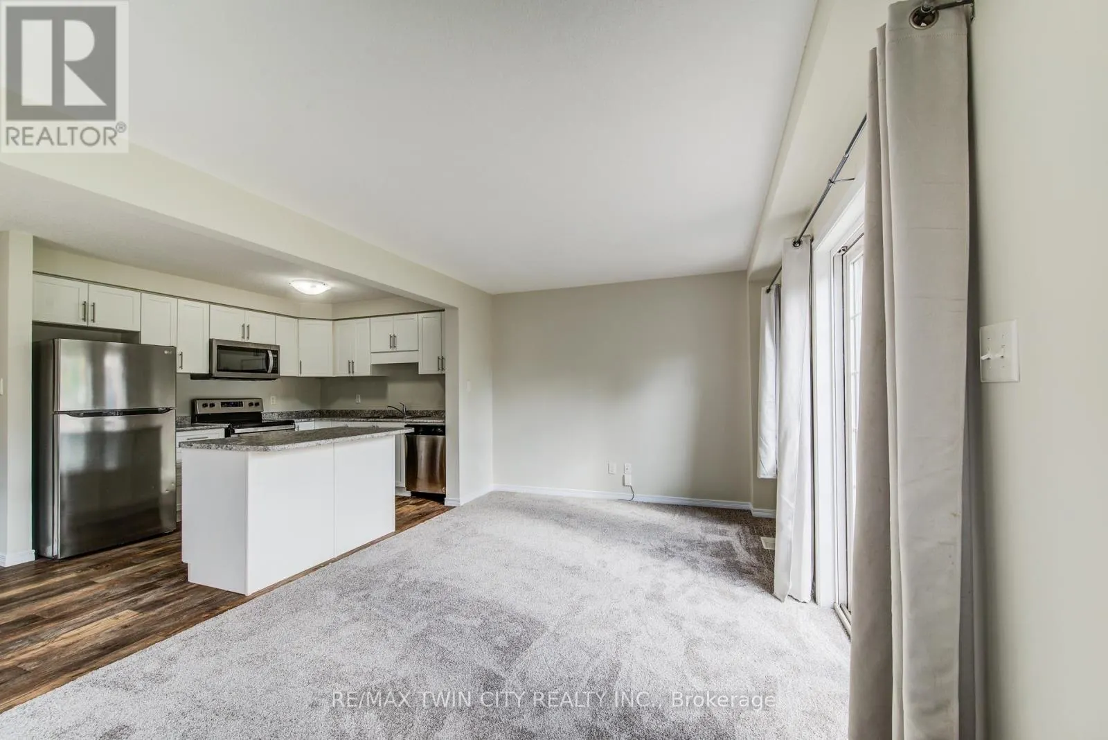40 - 50 PINNACLE DRIVE