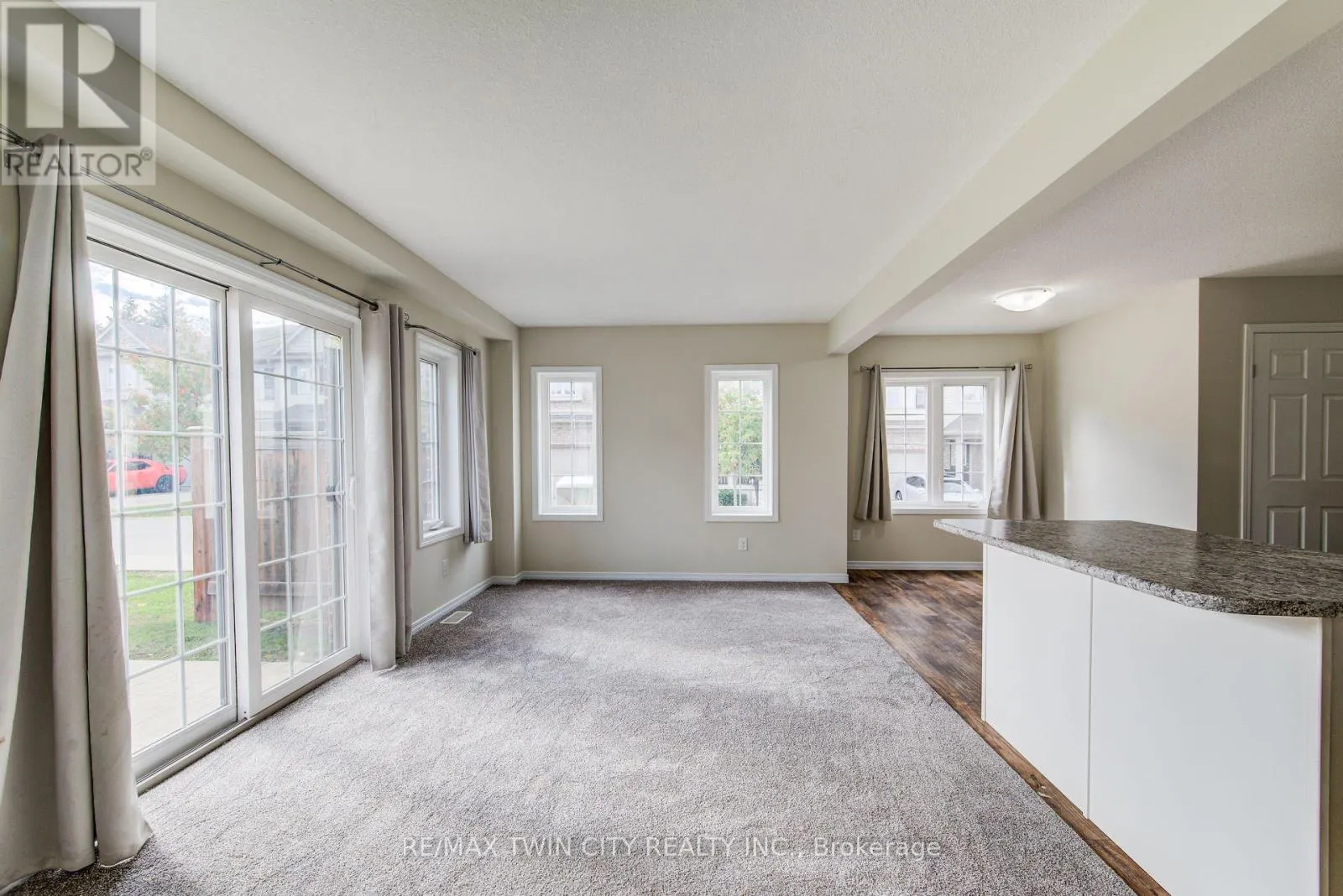 40 - 50 PINNACLE DRIVE