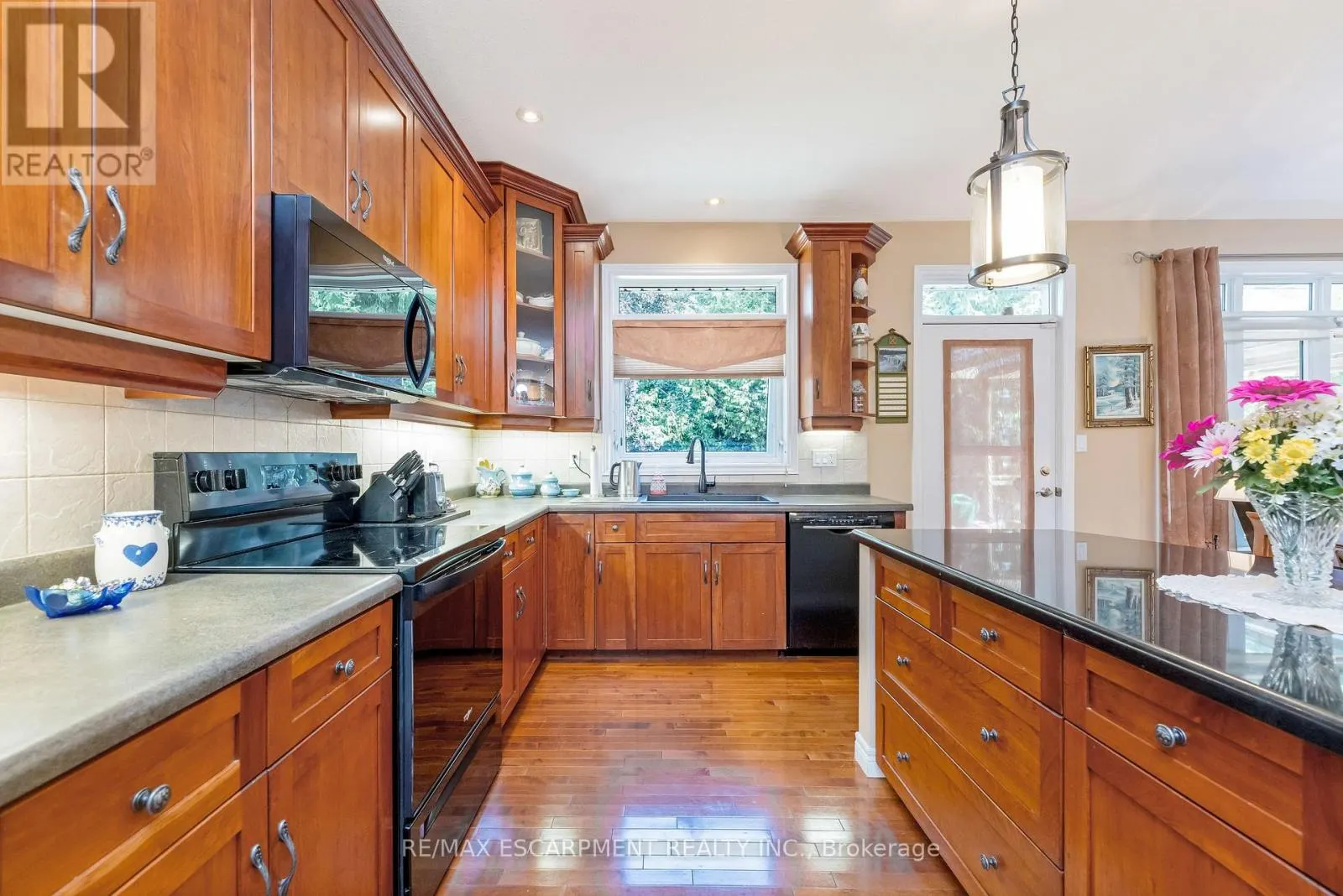 178 BERNARDI CRESCENT