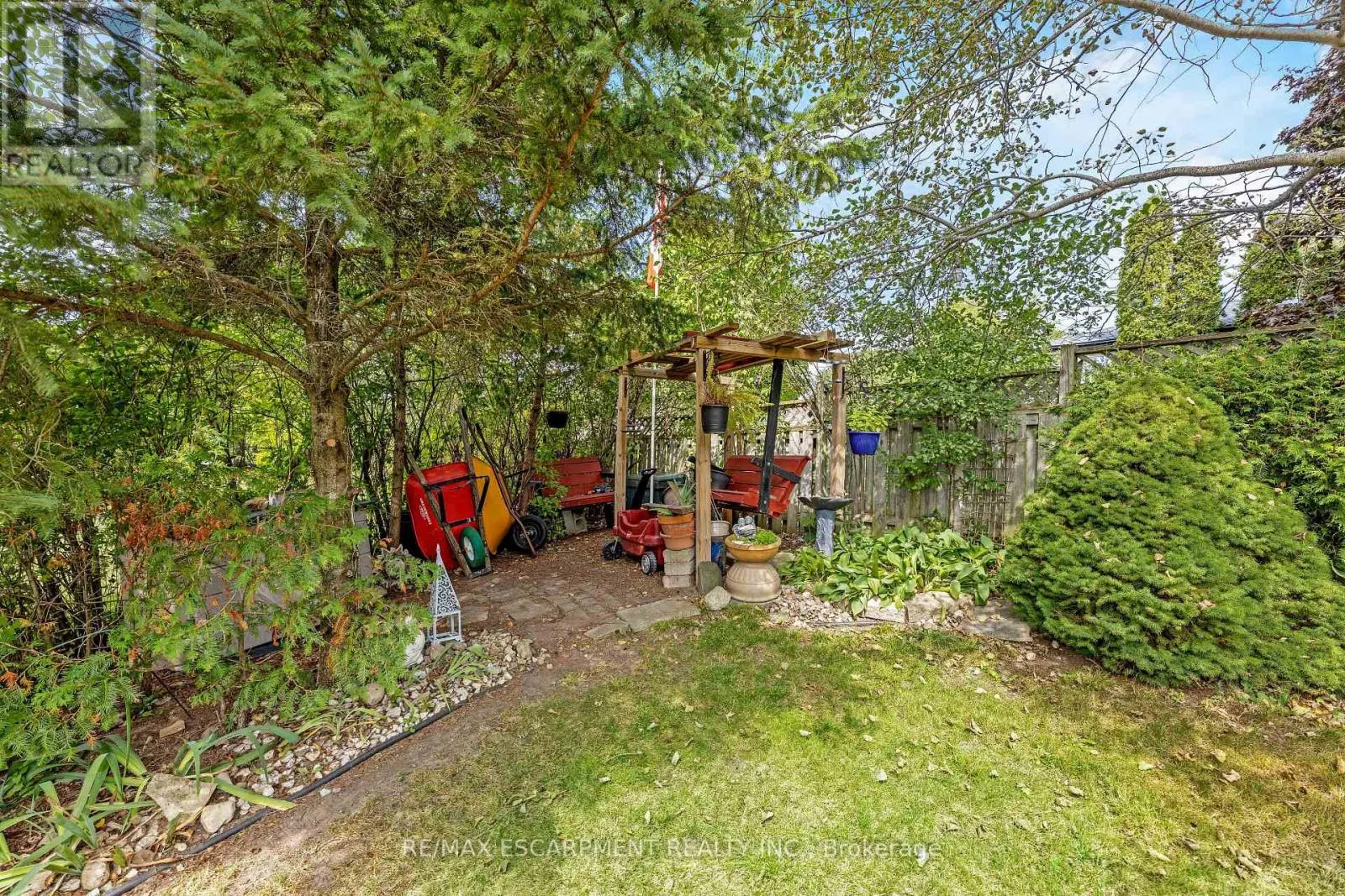 178 BERNARDI CRESCENT