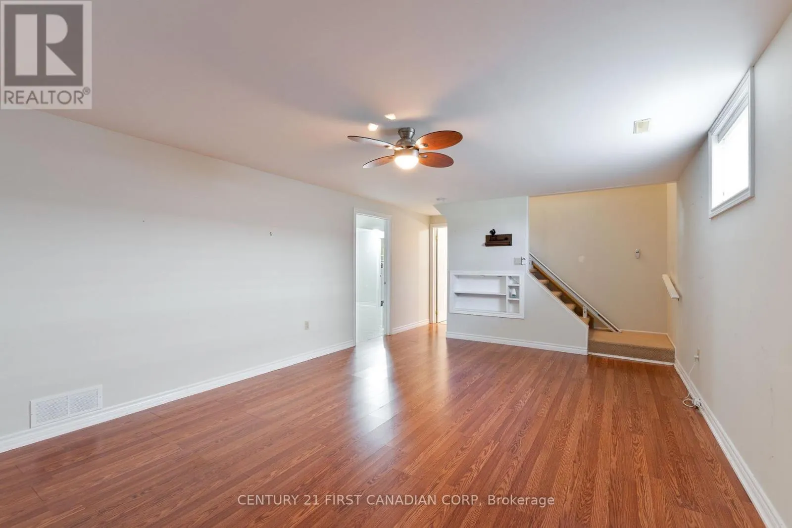 14 - 410 BURWELL ROAD, #14