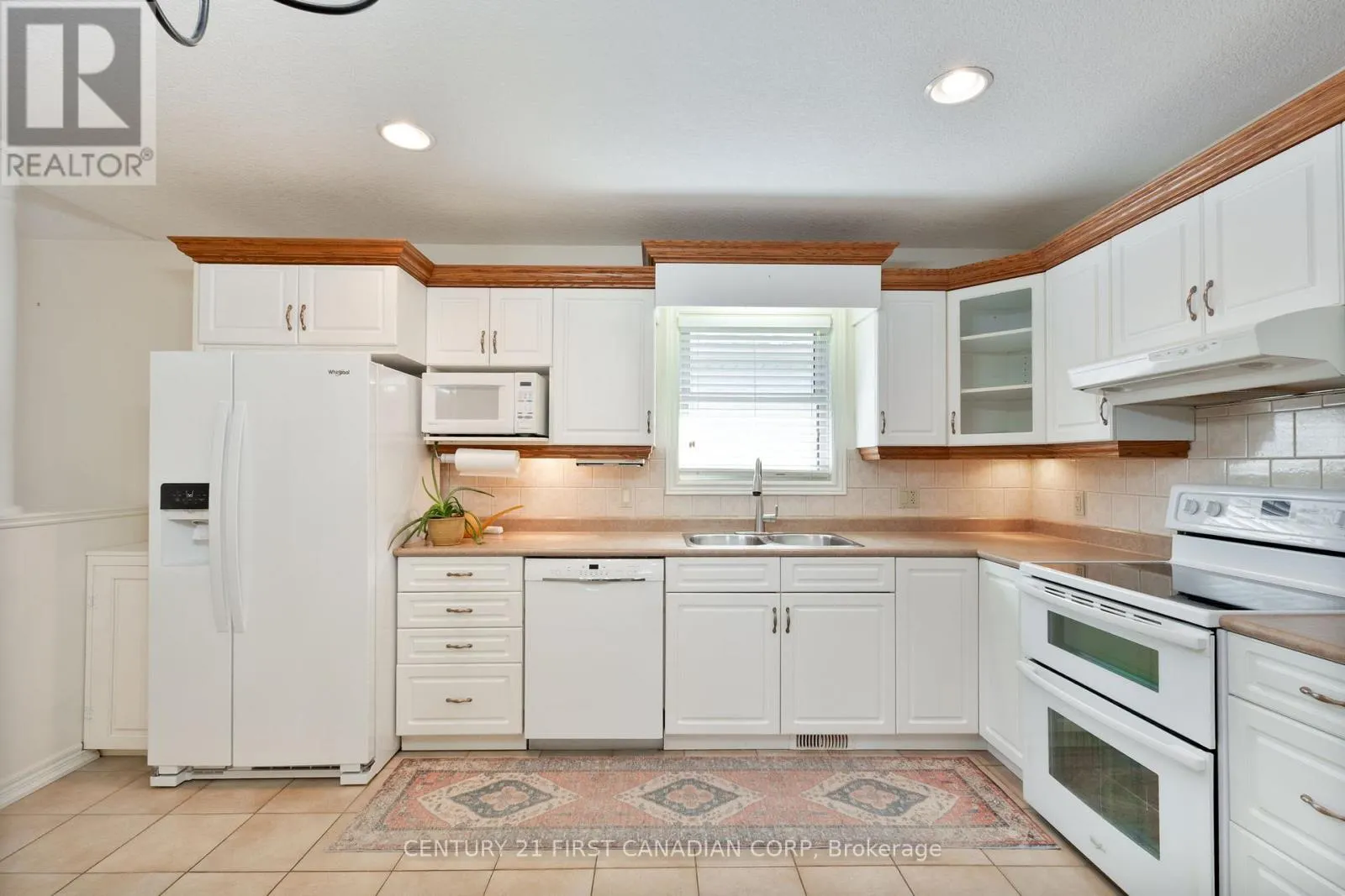 14 - 410 BURWELL ROAD, #14