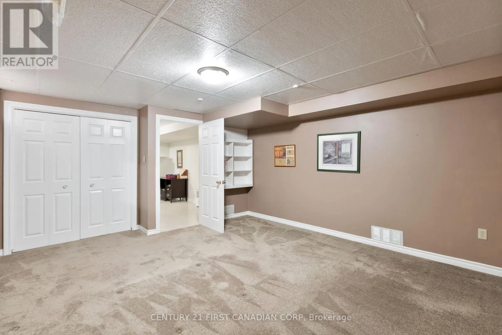 14 - 410 BURWELL ROAD, #14