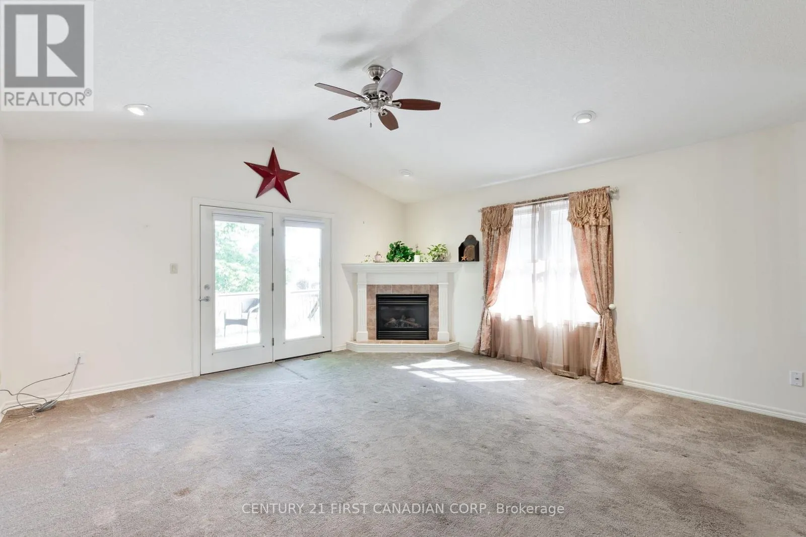 14 - 410 BURWELL ROAD, #14