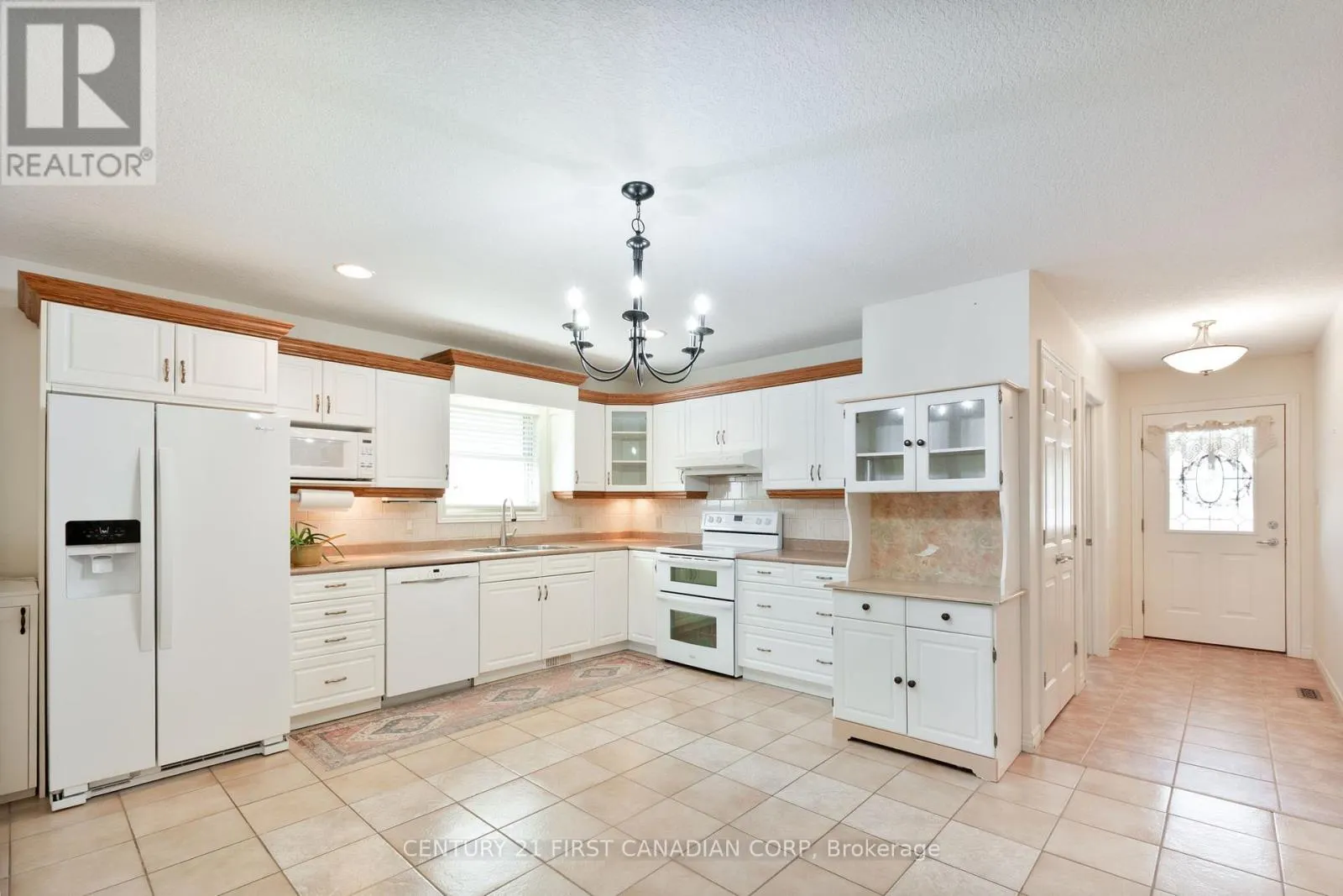 14 - 410 BURWELL ROAD, #14