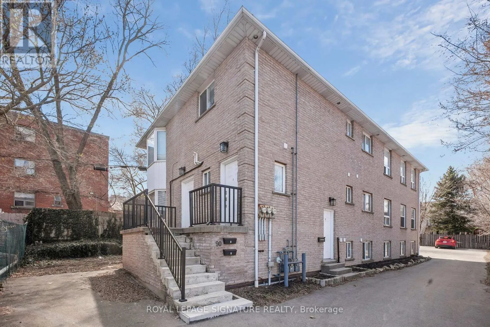 90 TISDALE STREET S