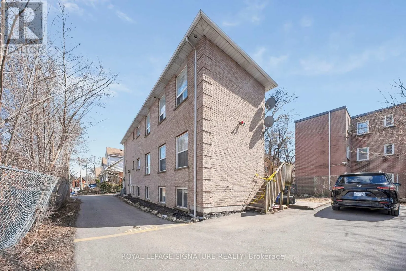 90 TISDALE STREET S