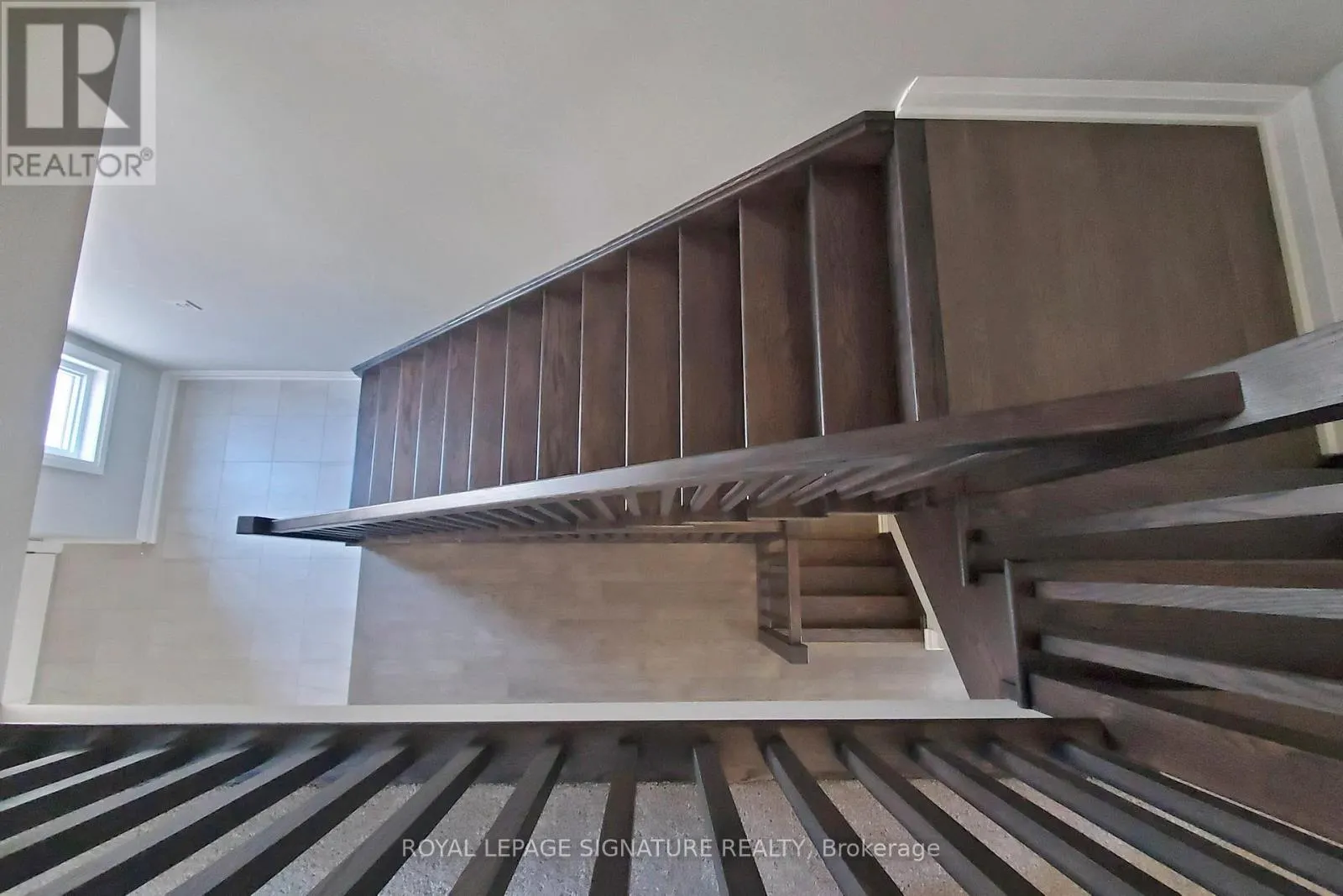 24 HOLLYBROOK TRAIL