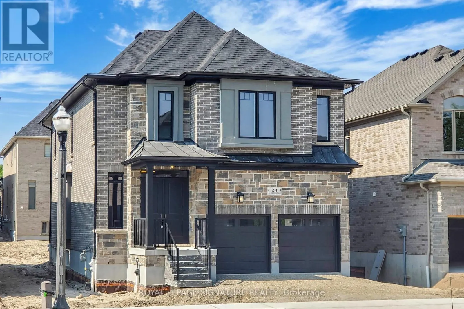 24 HOLLYBROOK TRAIL