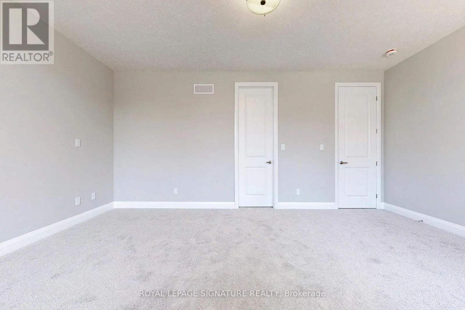 24 HOLLYBROOK TRAIL